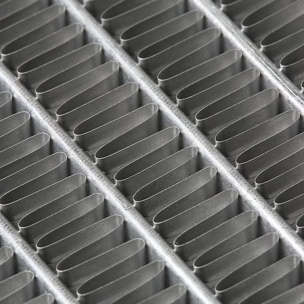 0945 Replacement Radiator<br>84-95 Toyota 4Runner Pickup 2.4L AT/MT