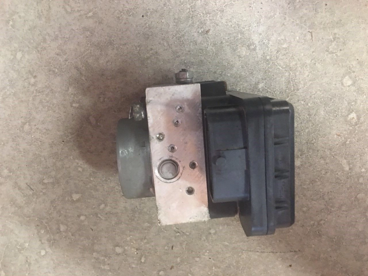 2009-2010 Toyota Corolla Anti-lock Brake Pump ABS Actuator Assembly From 1/09