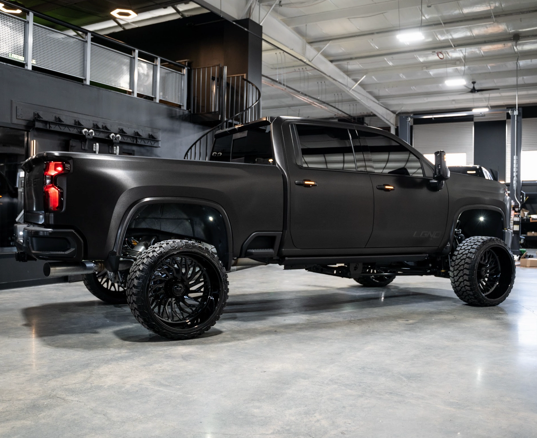 2011-2024 Chevrolet/GMC 2500/3500 Showoff Motorsports 7-9" Lift Kit