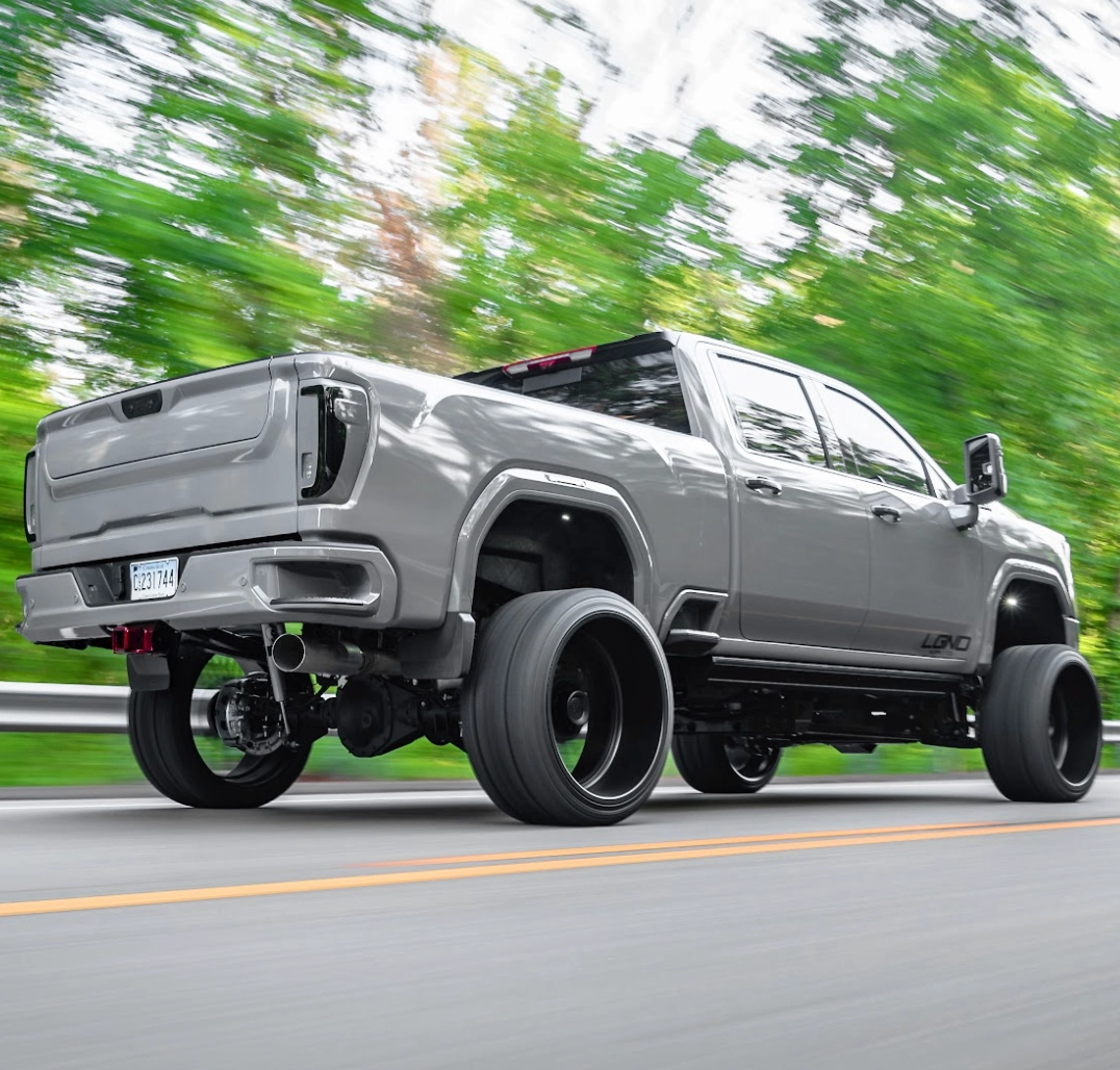 2011-2024 Chevrolet/GMC 2500/3500 Showoff Motorsports 7-9" Lift Kit