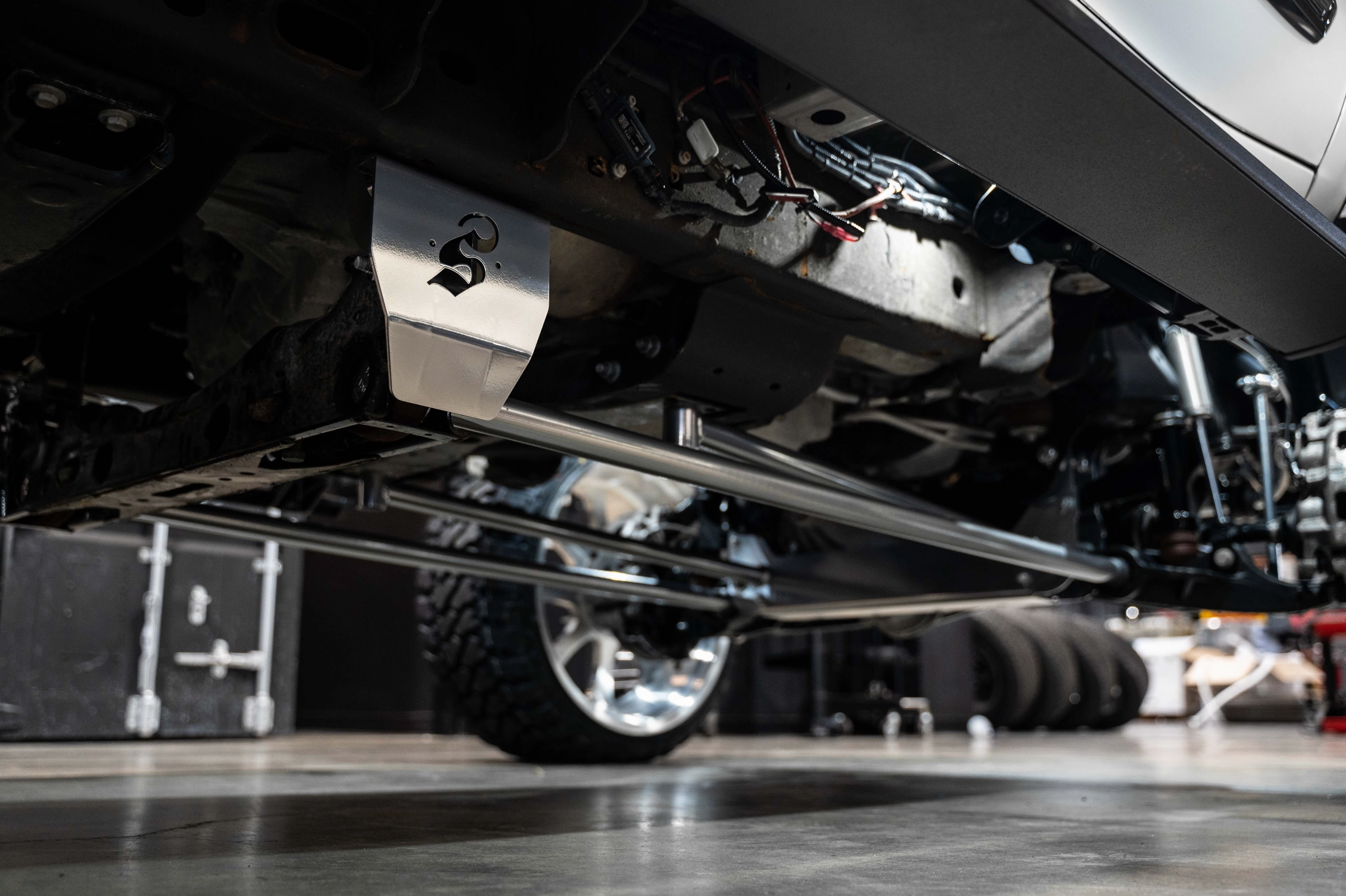 2011-2024 Chevrolet/GMC 2500/3500 Showoff Motorsports 7-9" Lift Kit