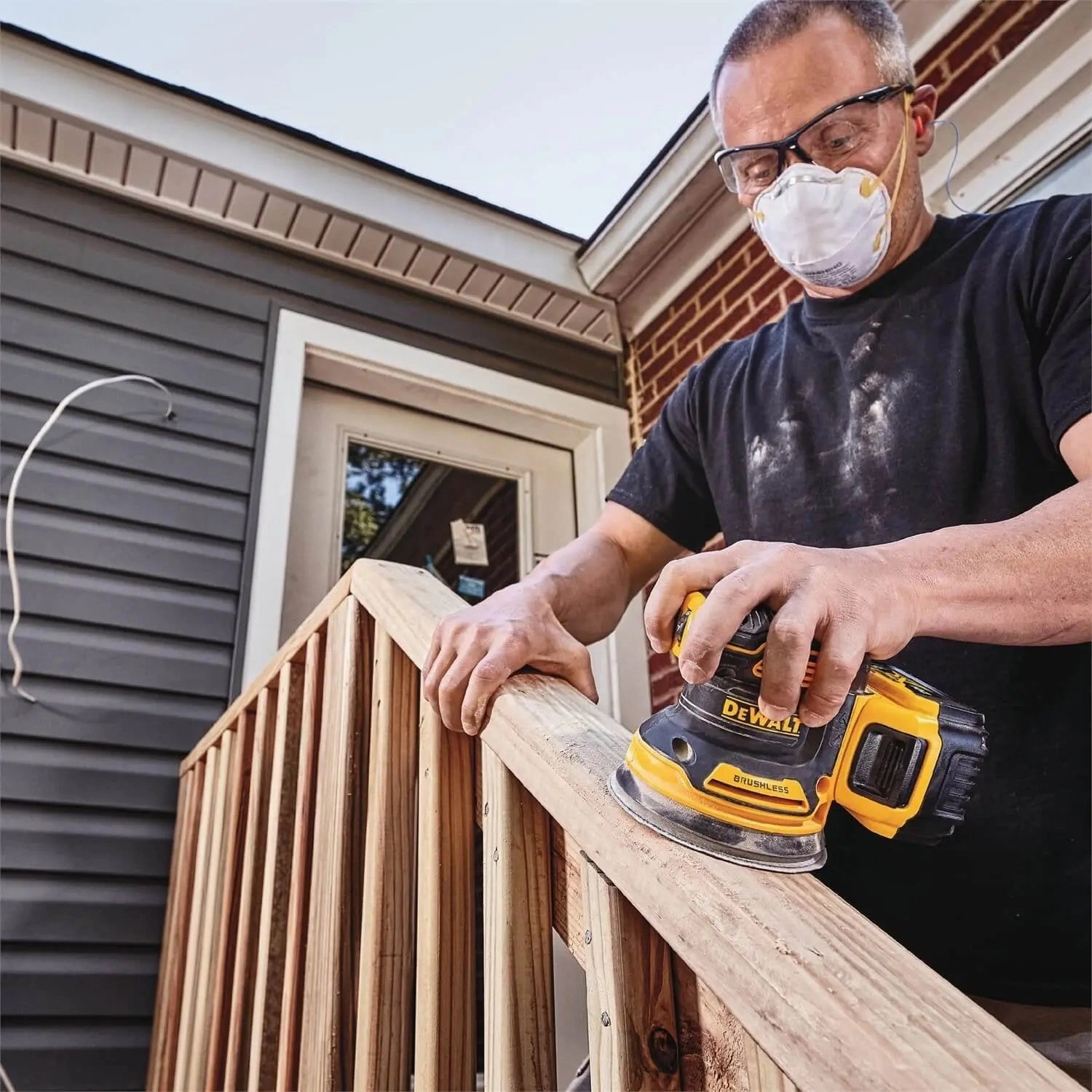 Dewalt DCW210P1 - 20V MAX BL 5" Random Orbit Sander KIT