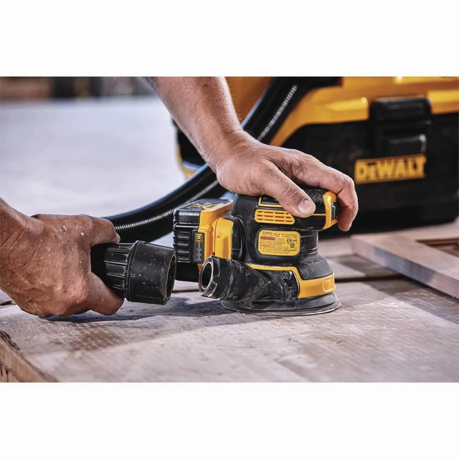 Dewalt DCW210P1 - 20V MAX BL 5" Random Orbit Sander KIT
